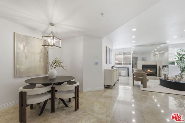 120 S Crescent Drive 104, Beverly Hills, CA 90212
