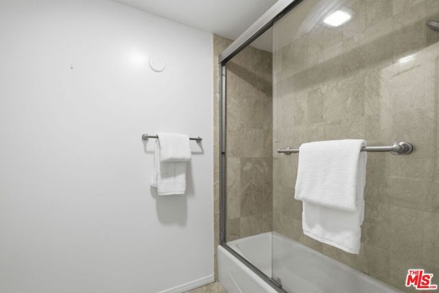 120 S Crescent Drive 104, Beverly Hills, CA 90212