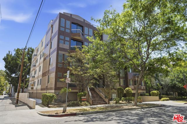 120 S Crescent Drive 104, Beverly Hills, CA 90212