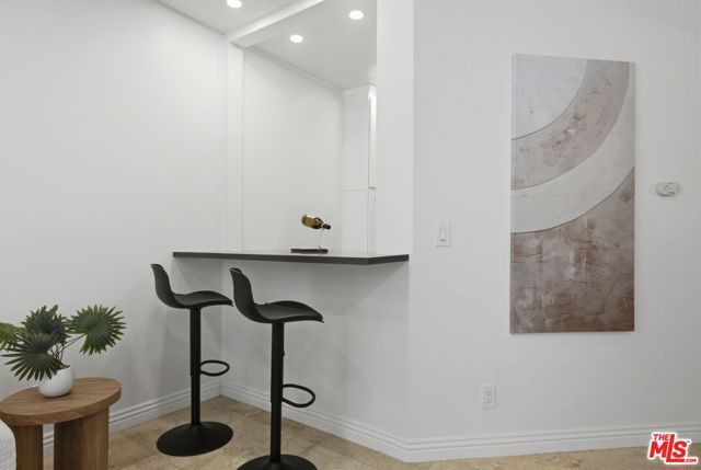 120 S Crescent Drive 104, Beverly Hills, CA 90212