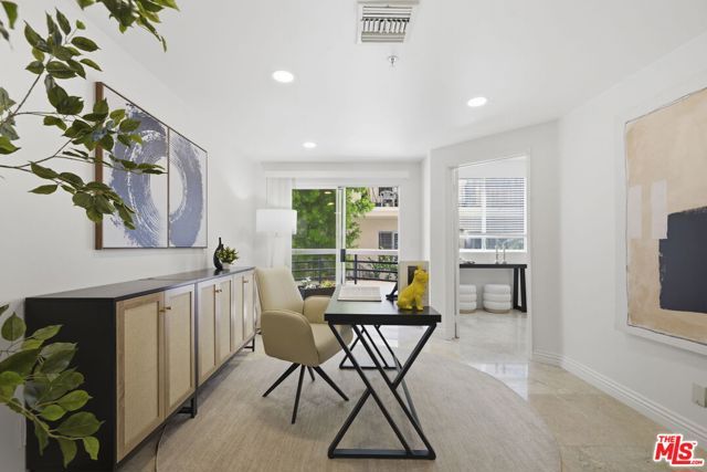 120 S Crescent Drive 104, Beverly Hills, CA 90212