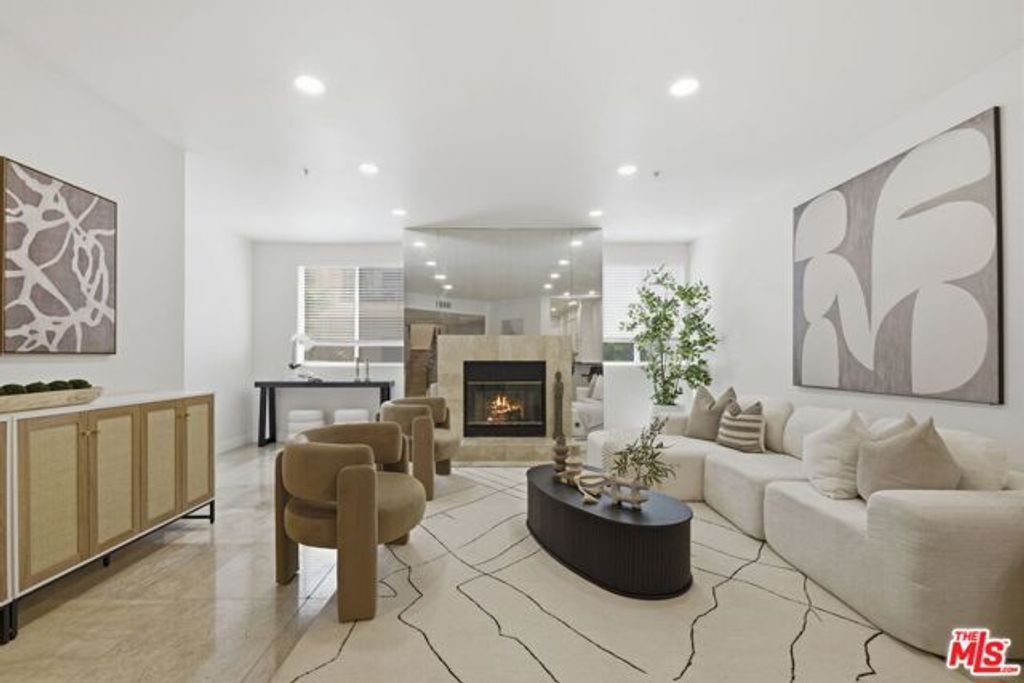 120 S Crescent Drive 104, Beverly Hills, CA 90212