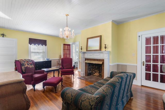 1006 10th Ave., Conway, SC 29526