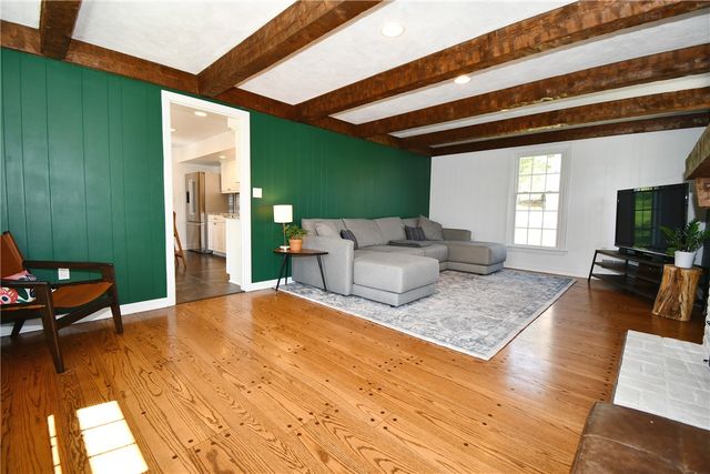 2293 Morrow Rd, Upper St Clair, PA 15241