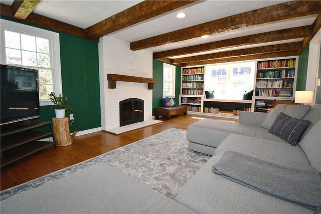 2293 Morrow Rd, Upper St Clair, PA 15241