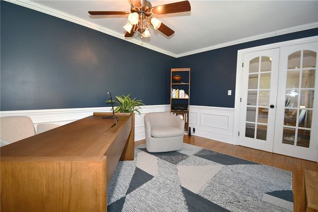 2293 Morrow Rd, Upper St Clair, PA 15241