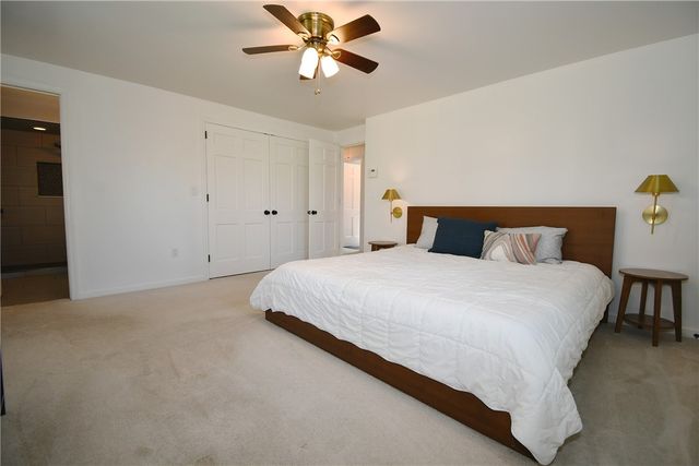 2293 Morrow Rd, Upper St Clair, PA 15241