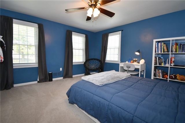 2293 Morrow Rd, Upper St Clair, PA 15241