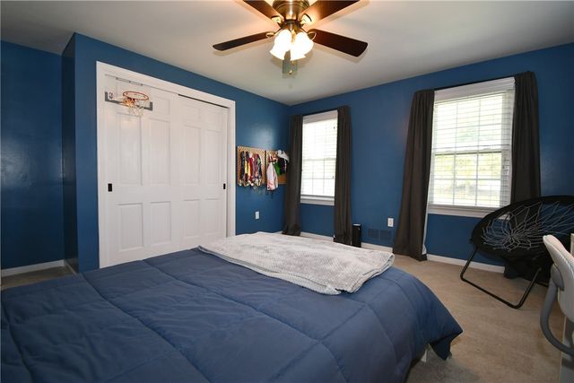 2293 Morrow Rd, Upper St Clair, PA 15241