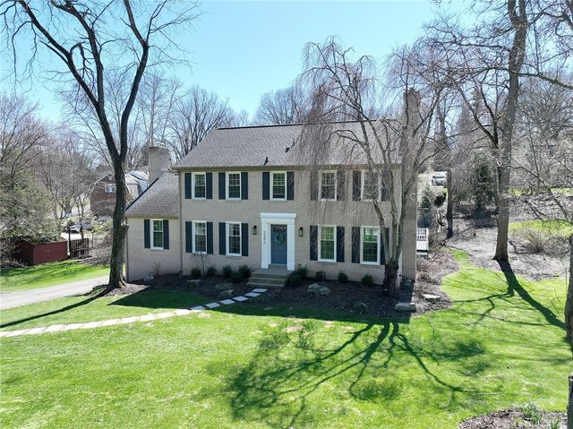 2293 Morrow Rd, Upper St Clair, PA 15241