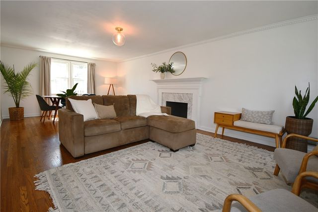 2293 Morrow Rd, Upper St Clair, PA 15241