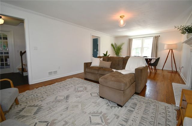 2293 Morrow Rd, Upper St Clair, PA 15241