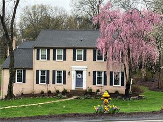 2293 Morrow Rd, Upper St Clair, PA 15241