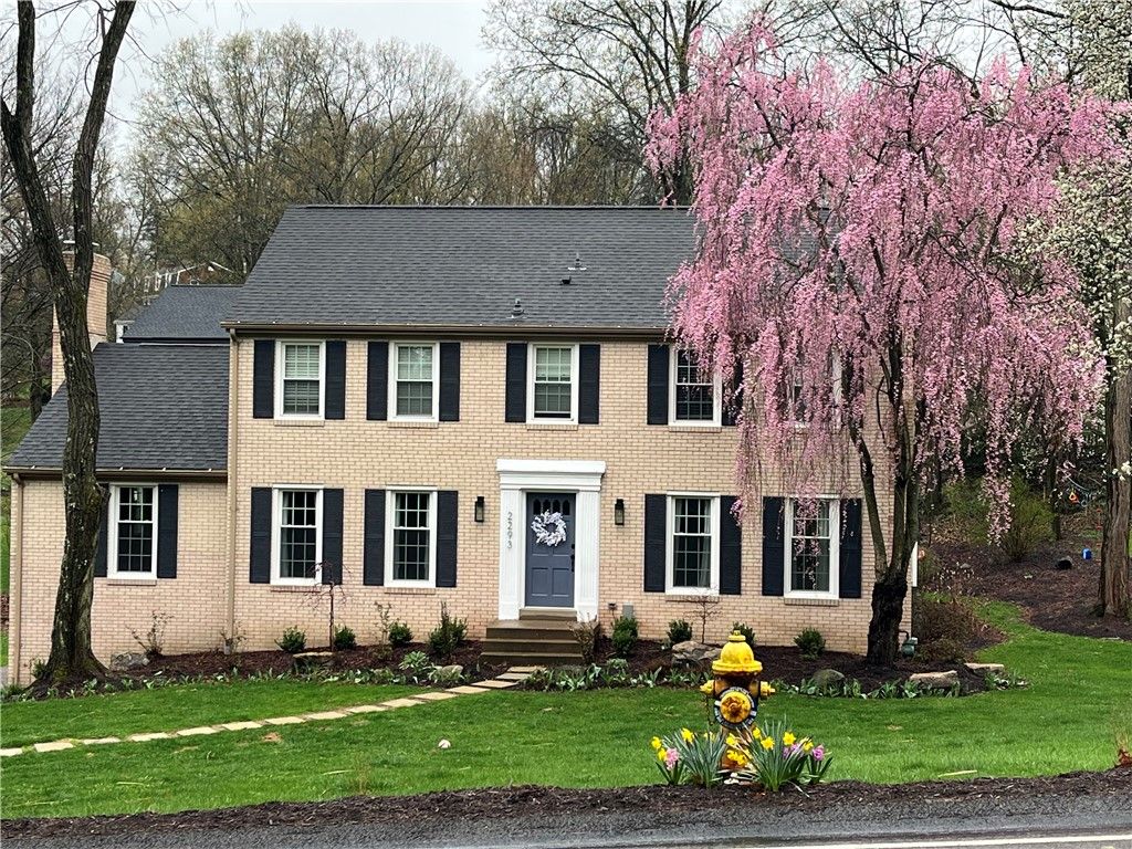 2293 Morrow Rd, Upper St Clair, PA 15241