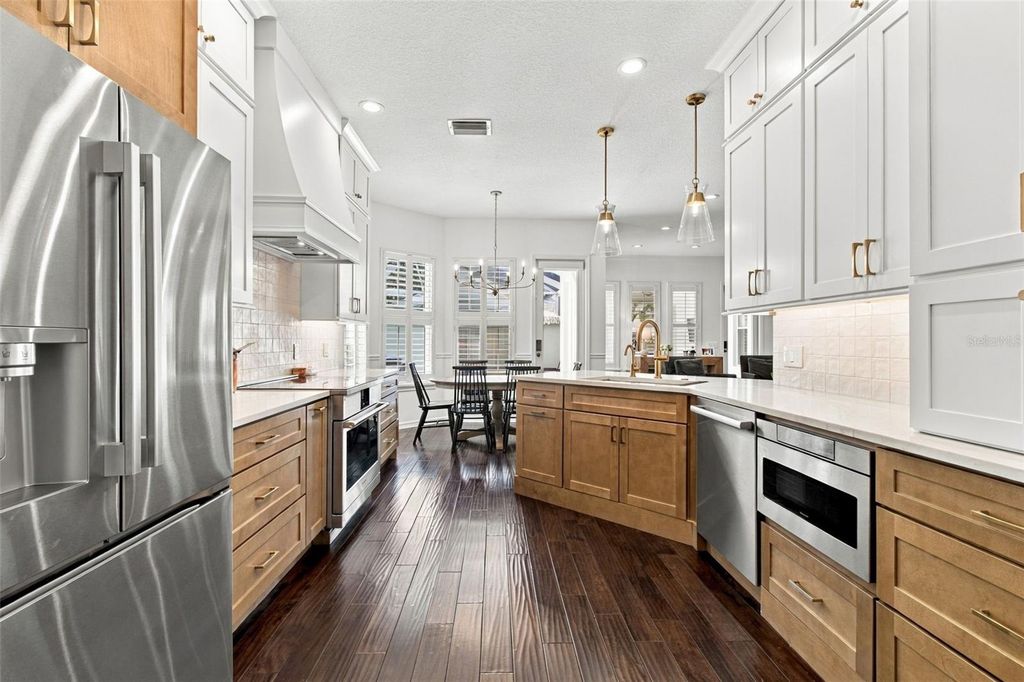 Image 13 of property listing at 10306 MARCHMONT COURT, Tampa, FL 33626