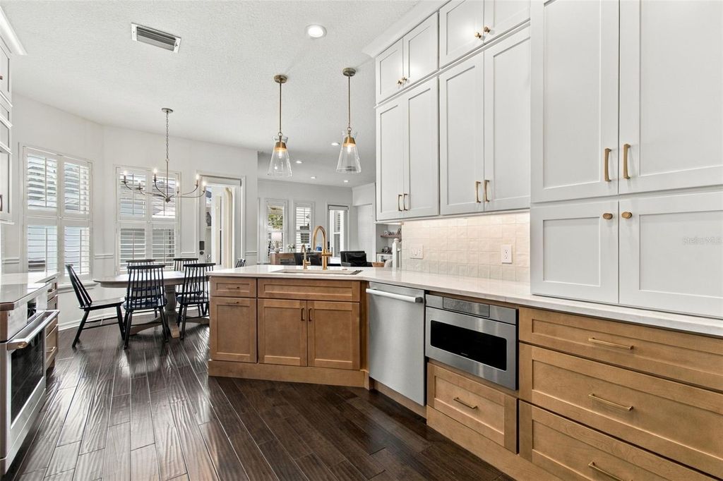 Image 14 of property listing at 10306 MARCHMONT COURT, Tampa, FL 33626