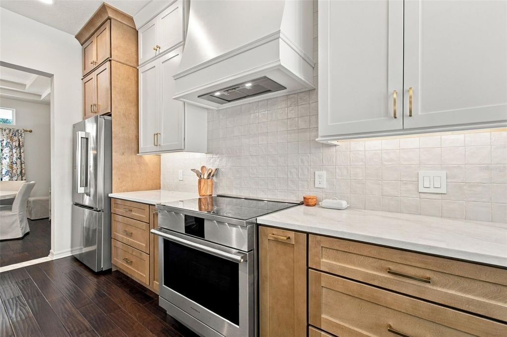 Image 17 of property listing at 10306 MARCHMONT COURT, Tampa, FL 33626