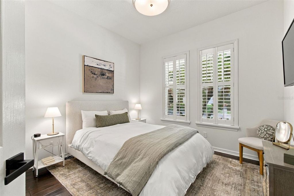 Image 30 of property listing at 10306 MARCHMONT COURT, Tampa, FL 33626