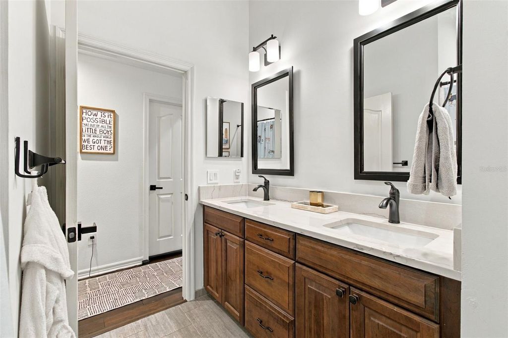 Image 34 of property listing at 10306 MARCHMONT COURT, Tampa, FL 33626