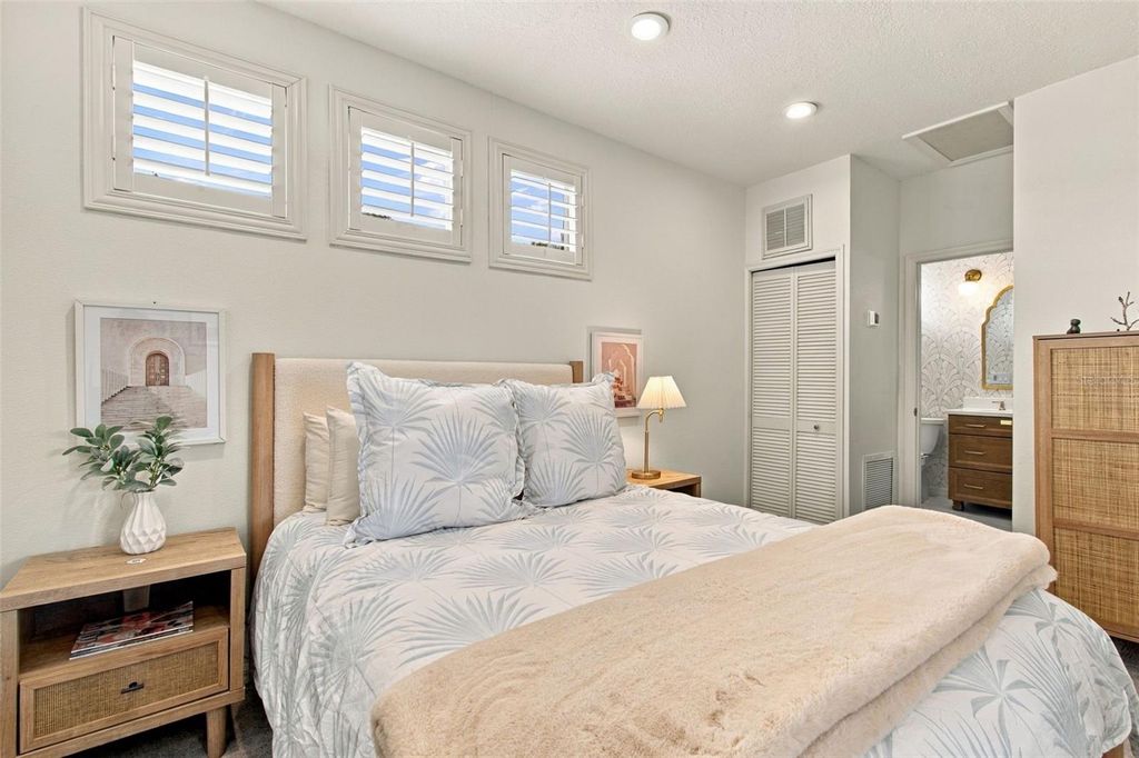 Image 42 of property listing at 10306 MARCHMONT COURT, Tampa, FL 33626