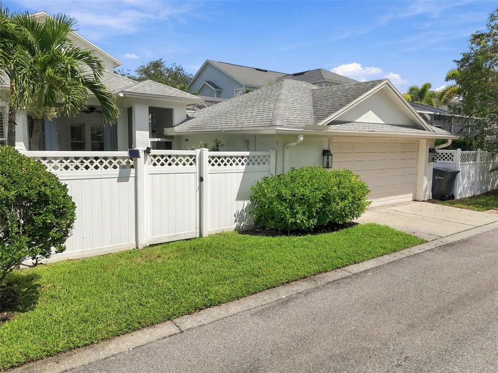 Image 56 of property listing at 10306 MARCHMONT COURT, Tampa, FL 33626