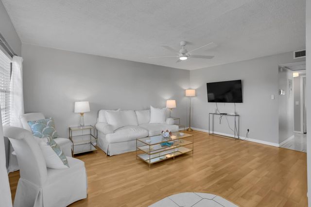 336 Dorset H, Boca Raton, FL 33434