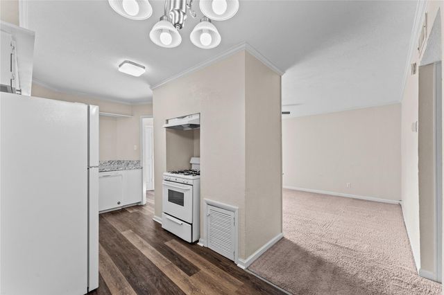 102 Strand Street 16, Galveston, TX 77550