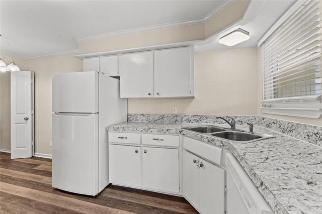 102 Strand Street 16, Galveston, TX 77550