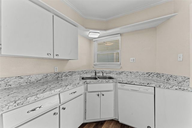 102 Strand Street 16, Galveston, TX 77550