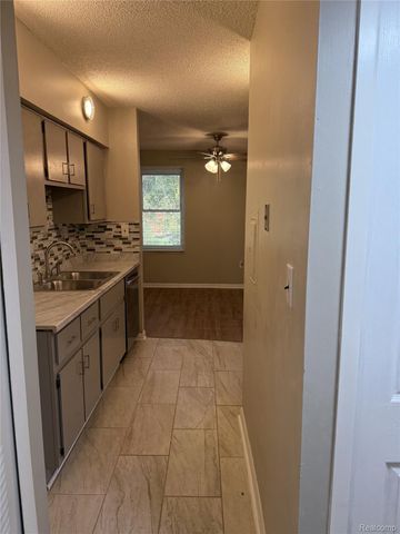 33023 Fargo Street, Livonia, MI 48152
