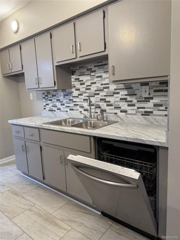 33023 Fargo Street, Livonia, MI 48152