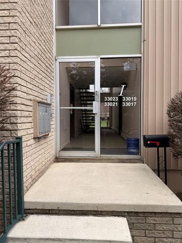 33023 Fargo Street, Livonia, MI 48152