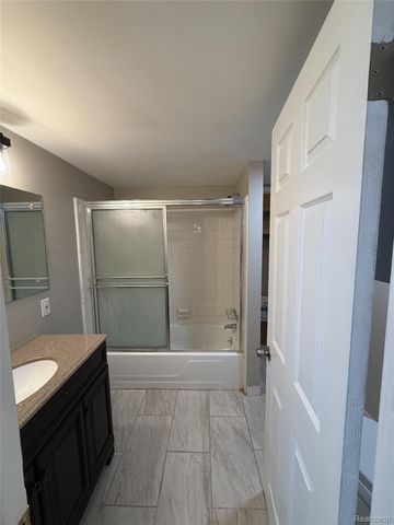 33023 Fargo Street, Livonia, MI 48152