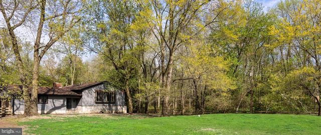 37 HAWKIN RD, Medford, NJ 08055