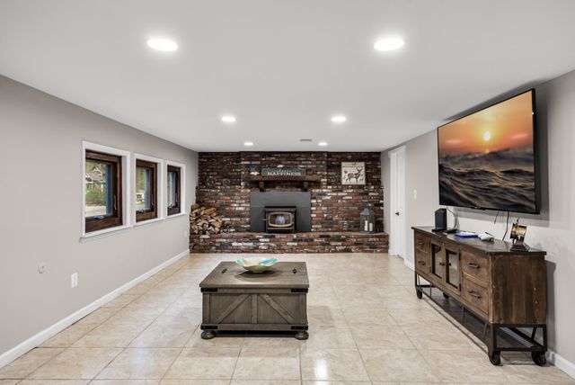 37 HAWKIN RD, Medford, NJ 08055