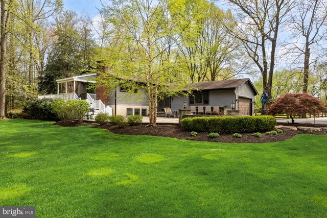 37 HAWKIN RD, Medford, NJ 08055