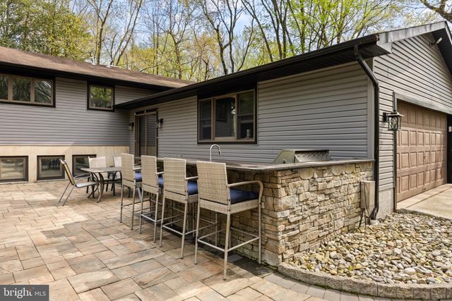 37 HAWKIN RD, Medford, NJ 08055