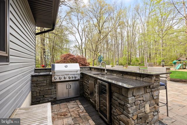 37 HAWKIN RD, Medford, NJ 08055