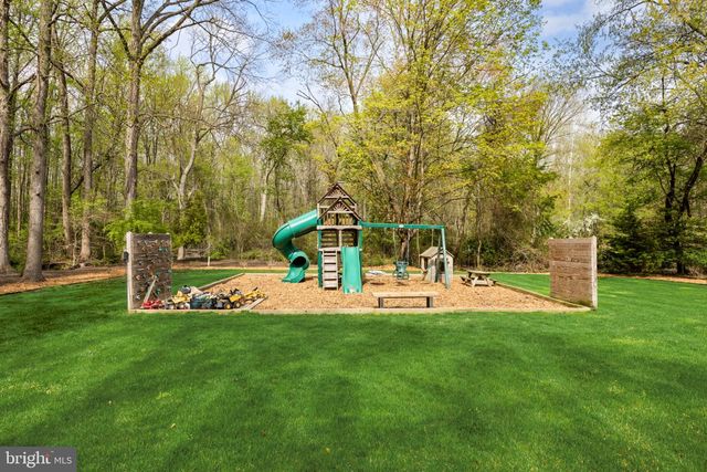 37 HAWKIN RD, Medford, NJ 08055