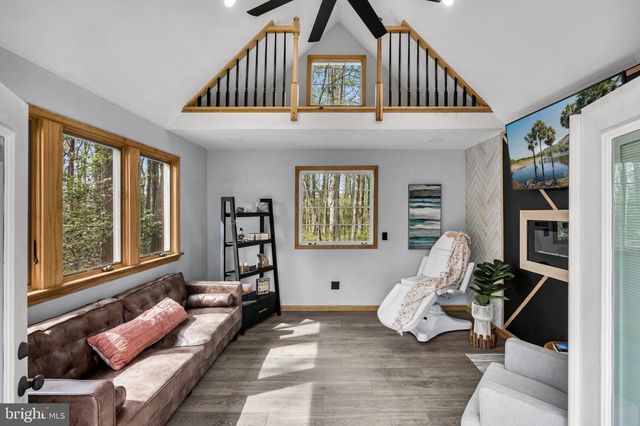 37 HAWKIN RD, Medford, NJ 08055