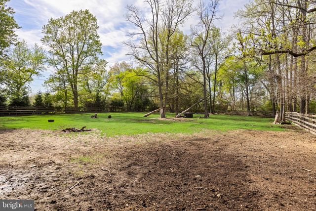 37 HAWKIN RD, Medford, NJ 08055