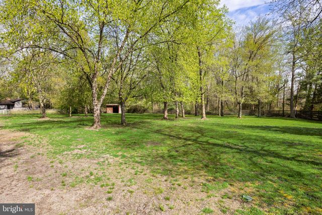 37 HAWKIN RD, Medford, NJ 08055