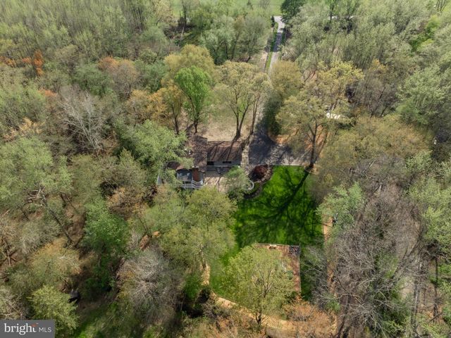 37 HAWKIN RD, Medford, NJ 08055