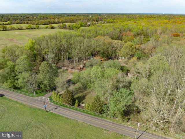 37 HAWKIN RD, Medford, NJ 08055