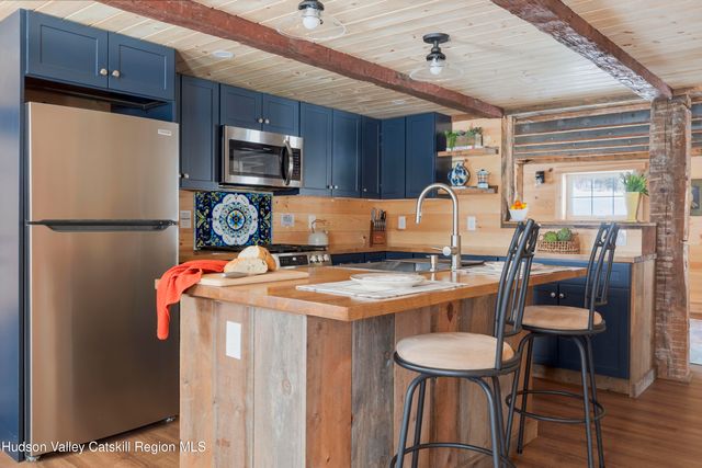 8 Don Irwin Road, Prattsville, NY 12468