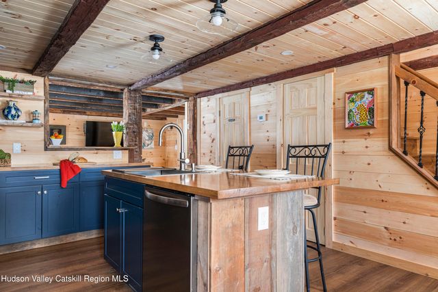 8 Don Irwin Road, Prattsville, NY 12468