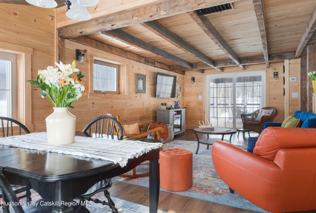 8 Don Irwin Road, Prattsville, NY 12468