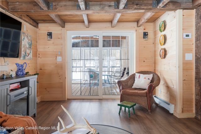 8 Don Irwin Road, Prattsville, NY 12468