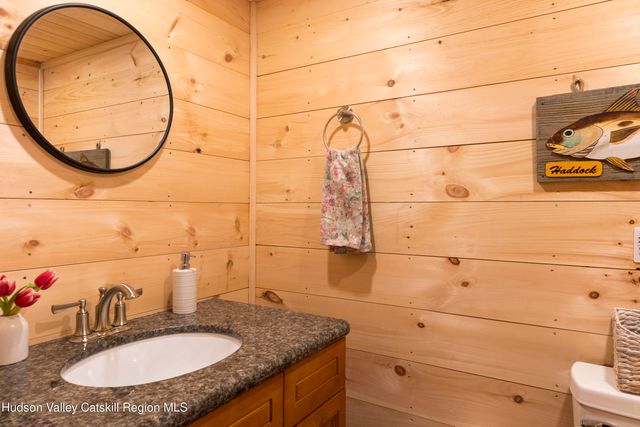 8 Don Irwin Road, Prattsville, NY 12468