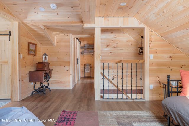 8 Don Irwin Road, Prattsville, NY 12468